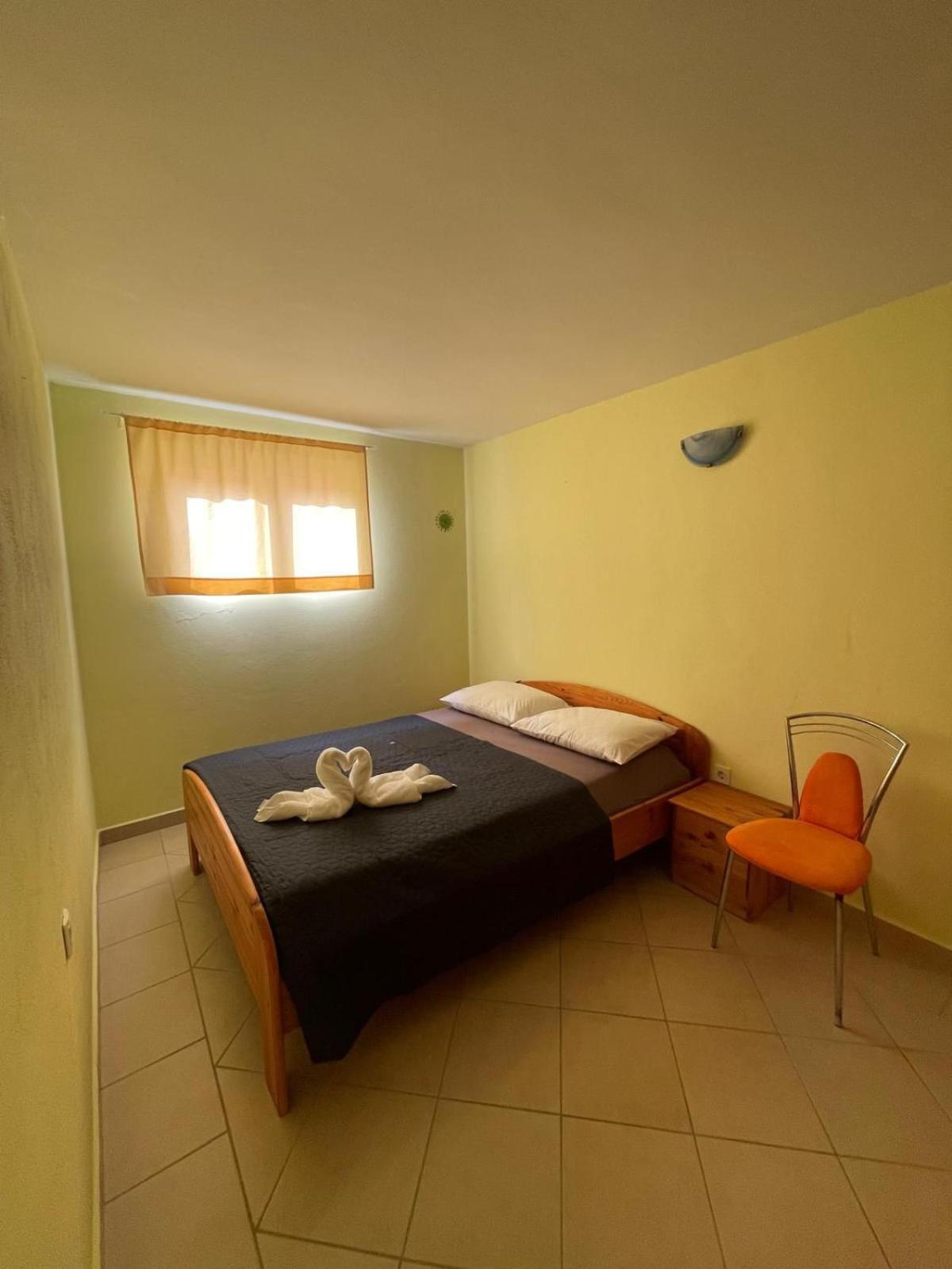 Apartaments Remi Stari Grad Kültér fotó